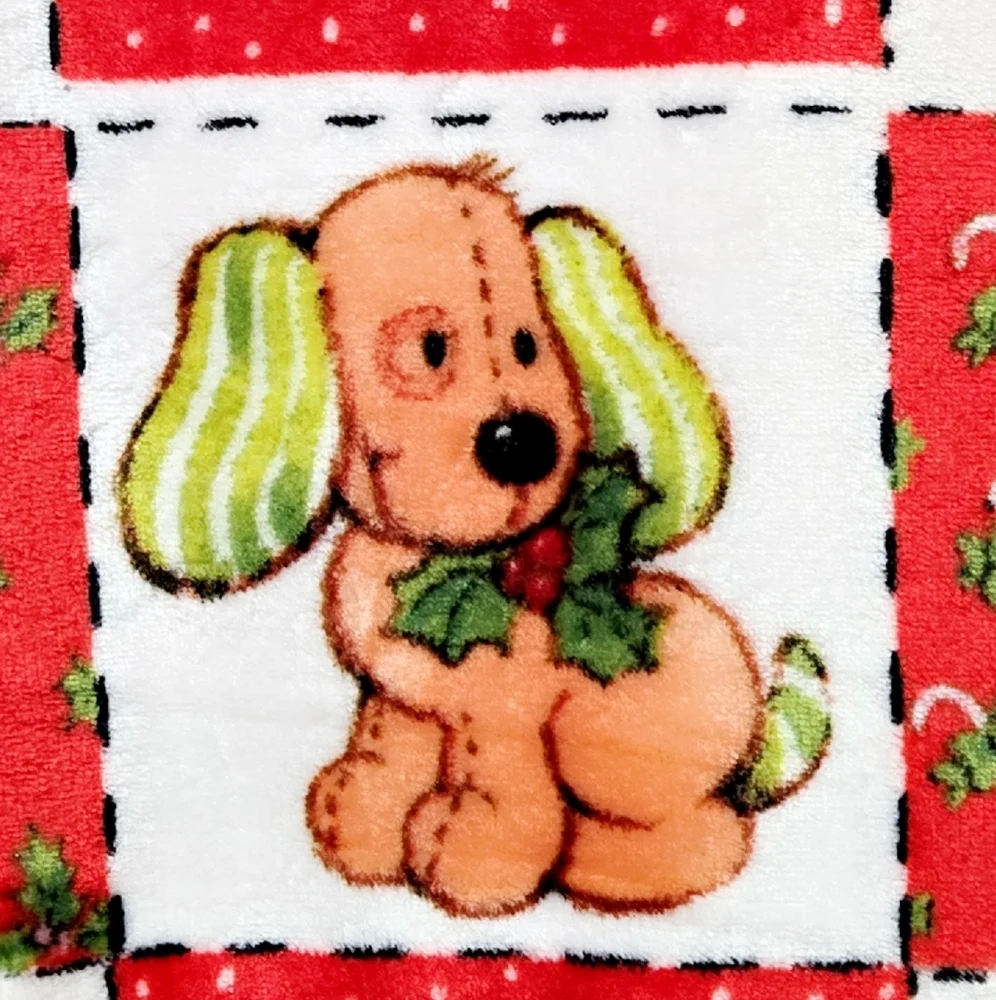 Strawberry Shortcake Plush Christmas Blanket Holly & Dog Custard Vintage Style